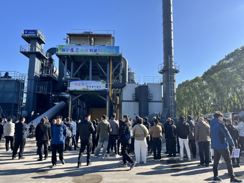 Összpontosítson a Wuxi Xuetao helyszíni új technológiai megtekintési partijára, fedezze fel az ipari határ technológiáját